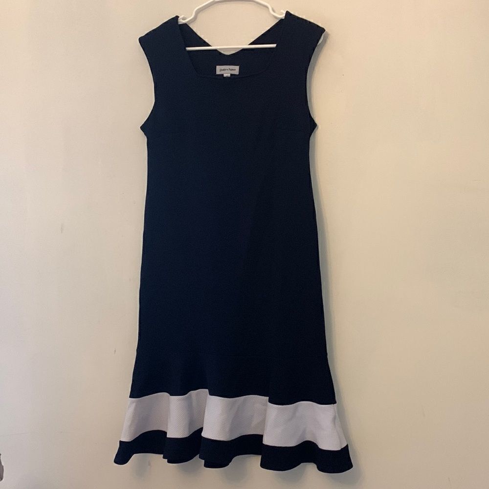 Shelby and Palmer navy and white dress Sleeveless Ruffle white bottom Size 8